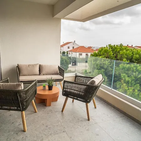 California By Belmont Realty