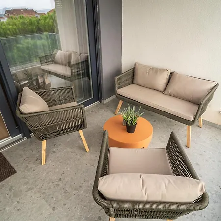 California By Belmont Realty * Zadar