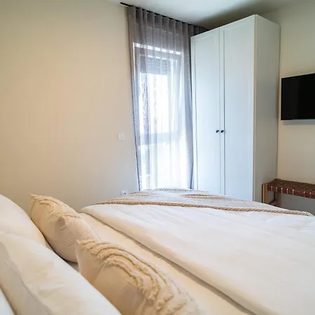 California By Belmont Realty * Zadar