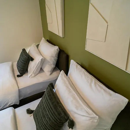 California By Belmont Realty *