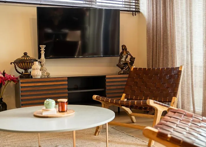 California By Belmont Realty *