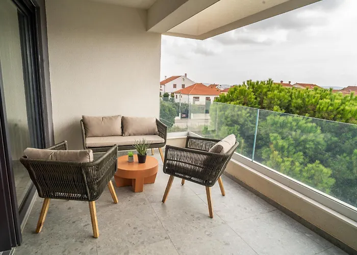 California By Belmont Realty