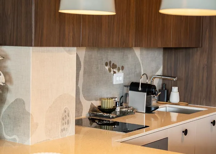 California By Belmont Realty Apartament