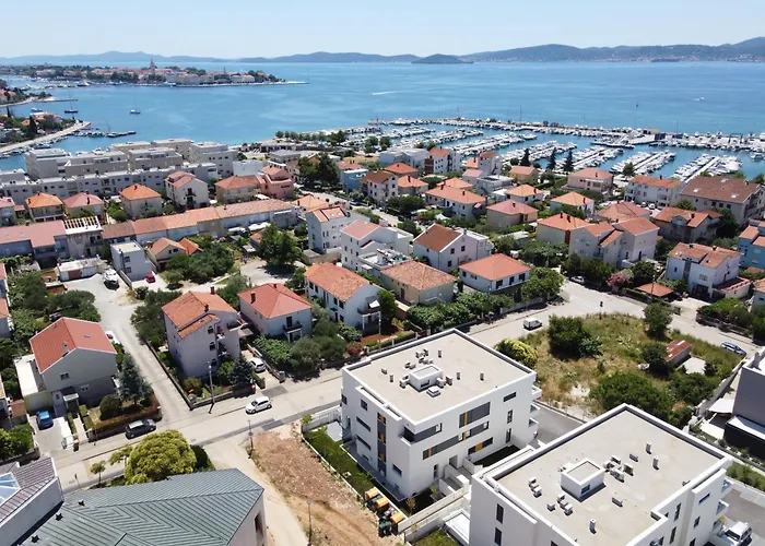 California By Belmont Realty