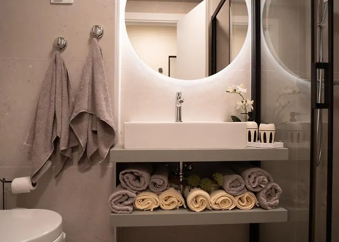 California By Belmont Realty Apartament