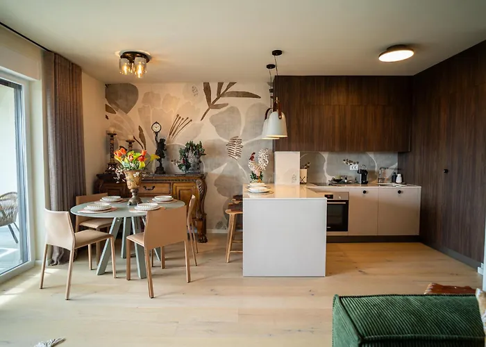 California By Belmont Realty *