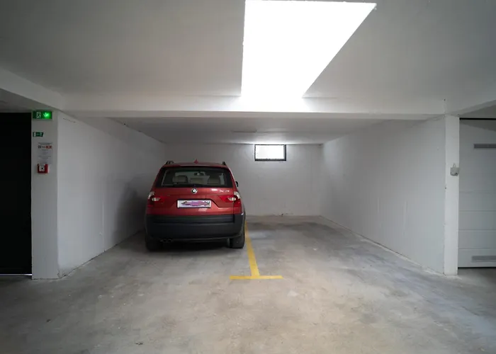 California By Belmont Realty Apartament