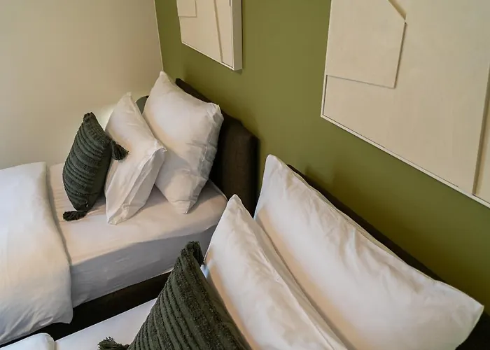 California By Belmont Realty *